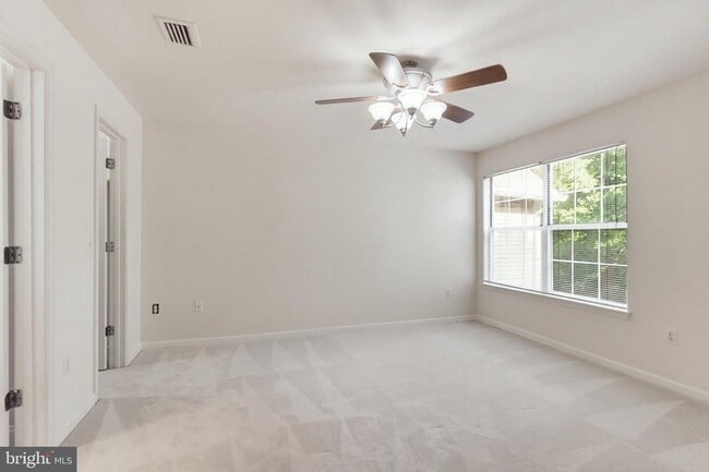 Building Photo - 5629 Willoughby Newton Dr