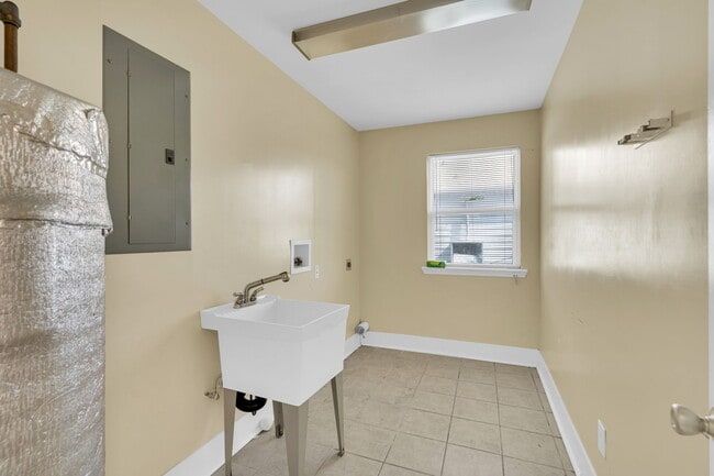 Building Photo - 5151 St Anthony Ave