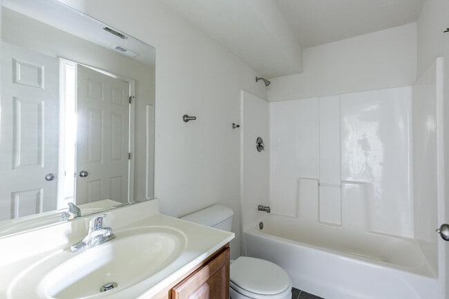 Building Photo - 941 Ashley Dr