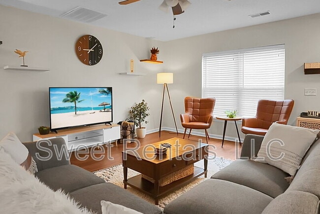 Building Photo - 124 Larkspur Dr