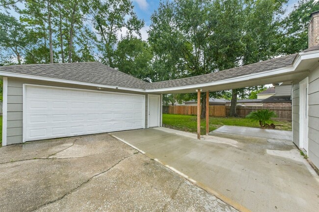 Building Photo - 4214 Brightwood Dr