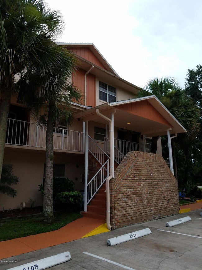 Building Photo - 1600 Woodland Dr