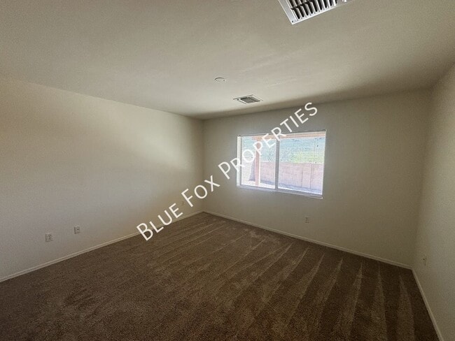 Building Photo - 270 E Shore Cliff Pl