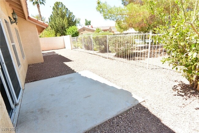 Building Photo - 4913 Forest Oaks Dr