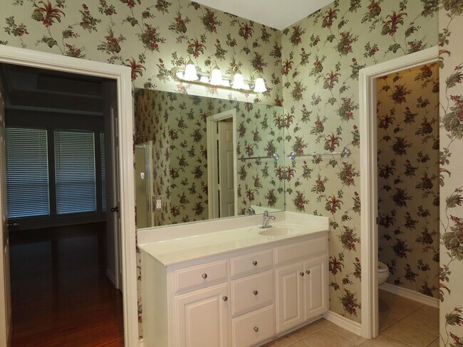 Building Photo - Cozy 3 Bedroom 2 Bathroom In Tyler!!