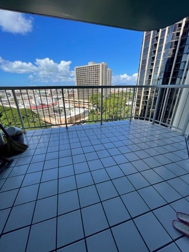 Building Photo - Honolulu Park Place - 2 Bedroom, 2 Bathroo...