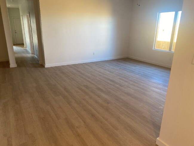 Building Photo - 5537 Itasca St