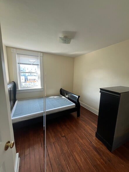 Building Photo - 707 Bunnecke Ave