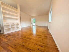 Building Photo - 1238 Janes Ln