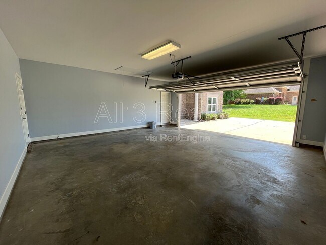 Building Photo - 1924 Wyngate Loop