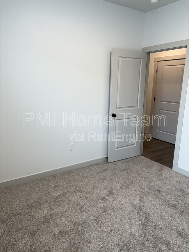 Building Photo - 3795 S 4250 W