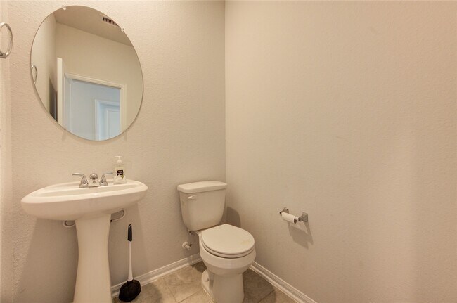 Building Photo - 20951 New Proper Dr