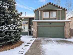 Building Photo - 4 Bed, 3.5 Bath Home with Fenced Yard & Garage / Available Soon!