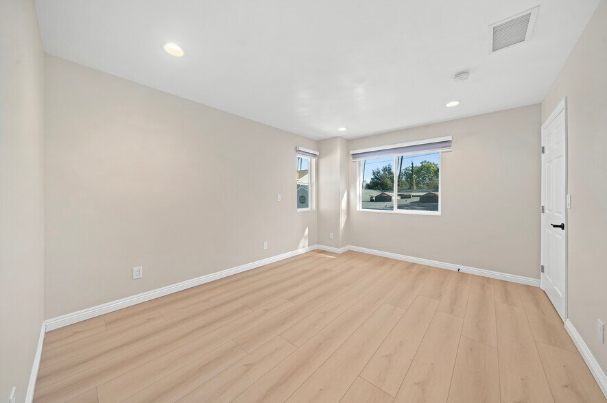 Building Photo - 342 Pasadena Ave