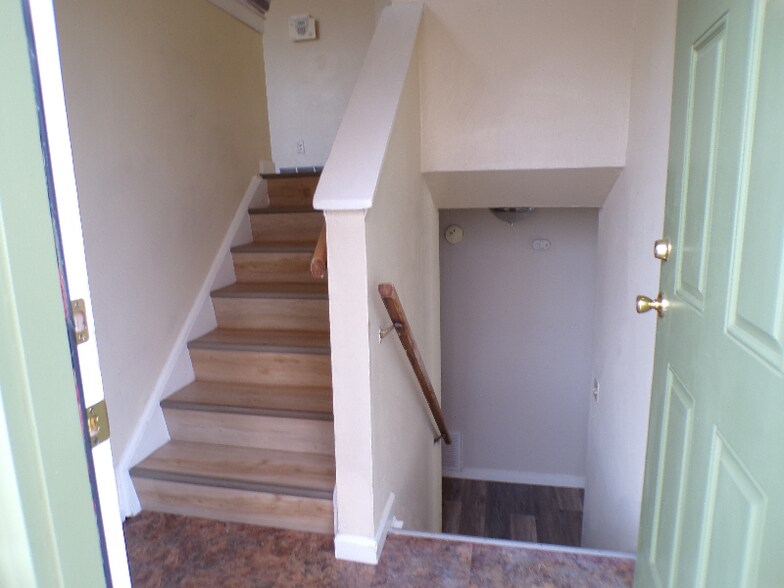 Building Photo - 1308 Hartford St