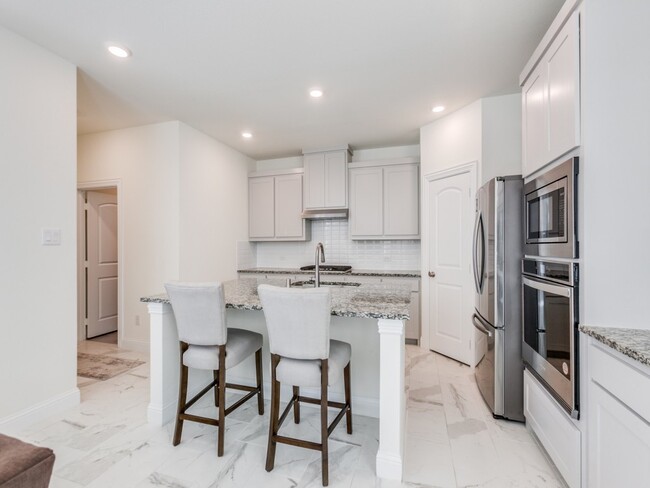 Building Photo - 337 Gleneagles Dr