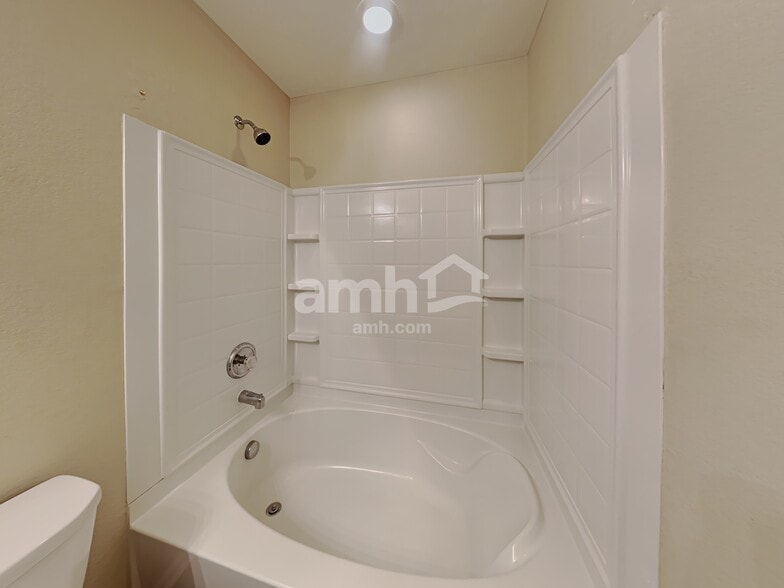 Building Photo - 18644 E 47th Ave