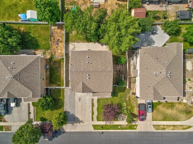 Building Photo - 1153 W 400 S