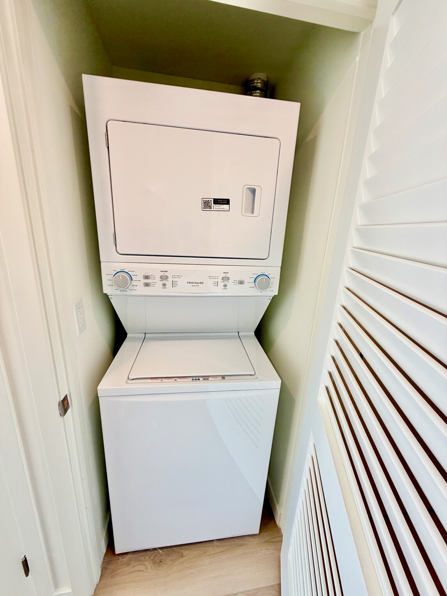 Building Photo - 141 NE 2nd St