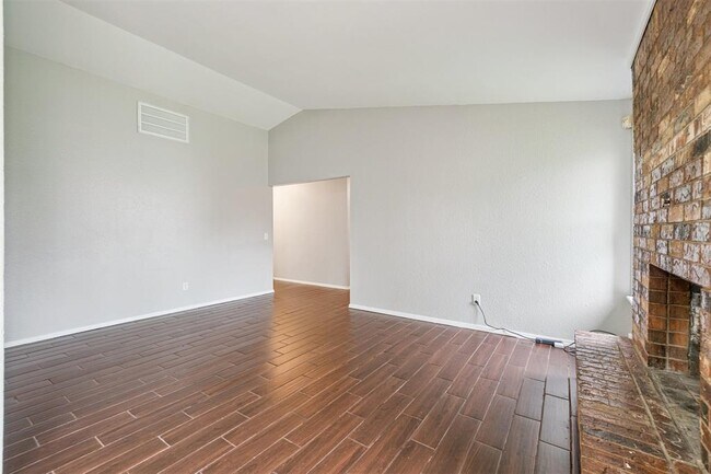 Building Photo - 1408 SE 8th St