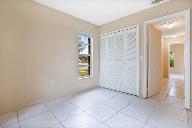 Building Photo - 3121 Yorych Ln