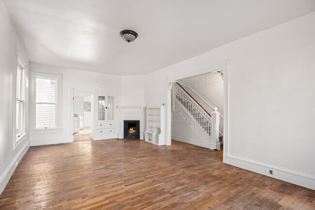 Building Photo - 212 N Monarch St