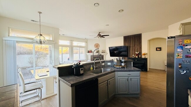 Building Photo - 3024 Oxbow Dr