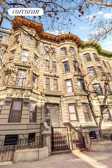 Building Photo - 1291 Dean St