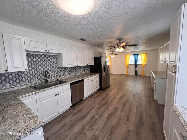 Building Photo - 279 Fernandina St NW