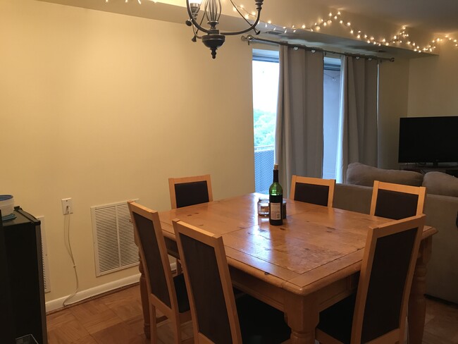 Dining Area - 1931 N Cleveland St