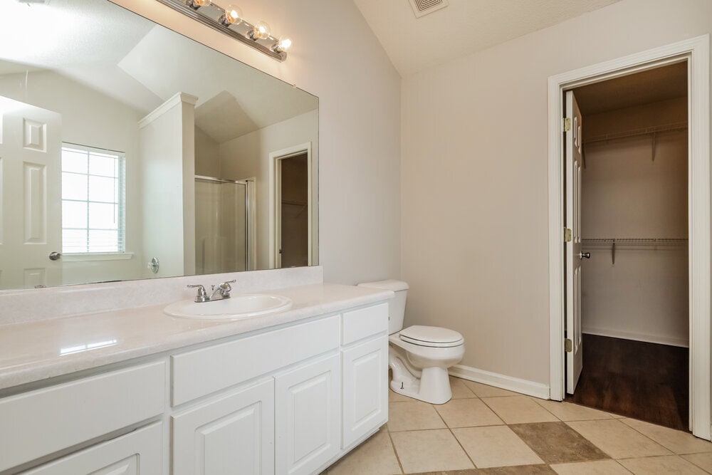 Building Photo - 504 Wyntuck Dr