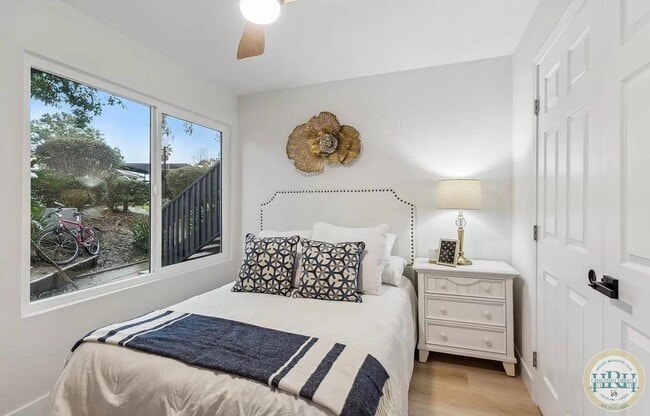 Building Photo - Fully Updated 2 BR | 1 BA Condo in Vallejo