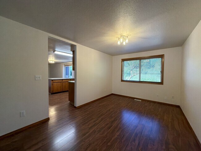 Building Photo - 5505 SW 149th Ave