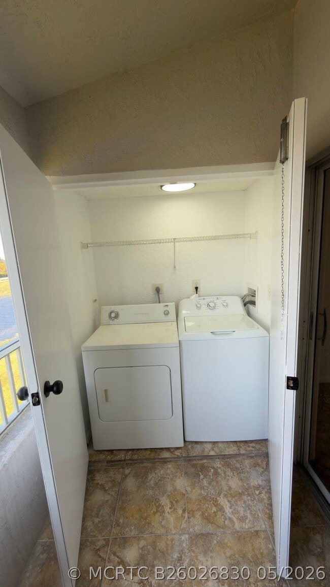 Building Photo - 2851 N Oakland Forest Dr