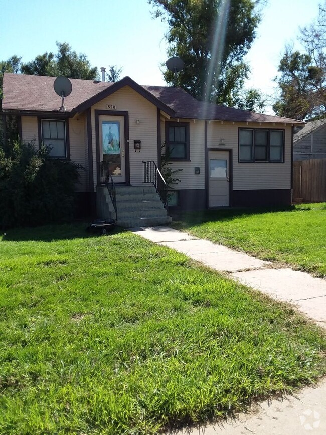 Building Photo - (822 23rd Street)