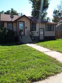 Building Photo - (822 23rd Street)
