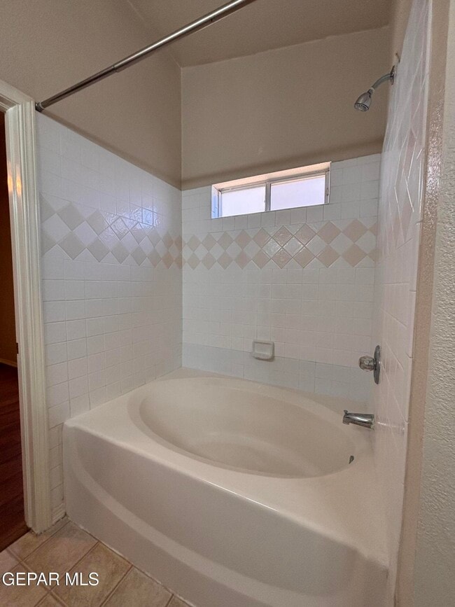 Building Photo - 6164 River Park Pl