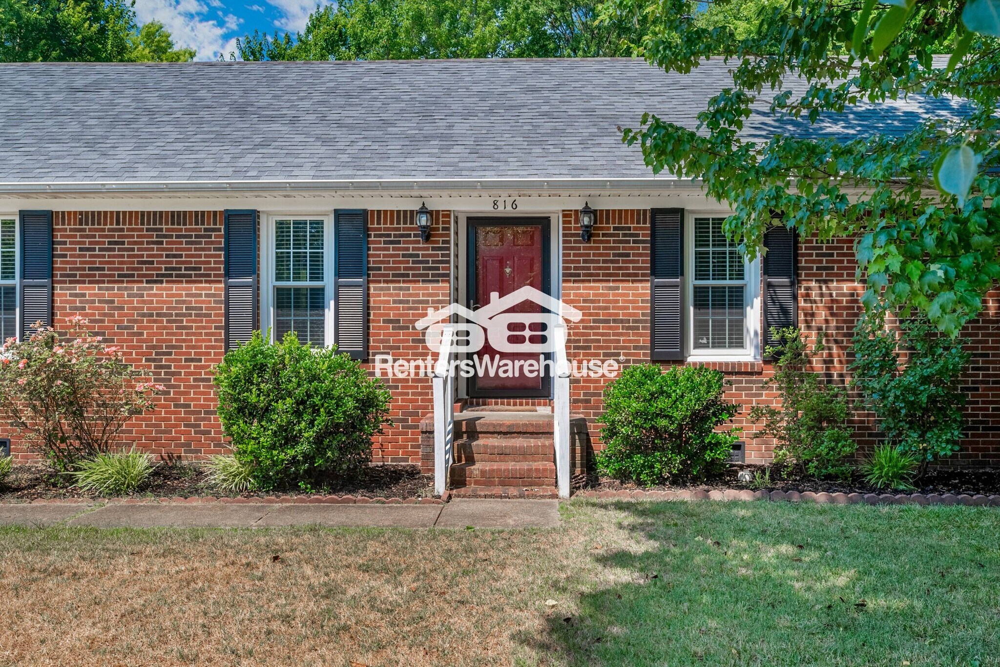 Building Photo - 816 Pin Oak Pl