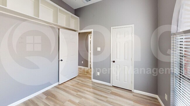 Building Photo - 2536 Beau Dr
