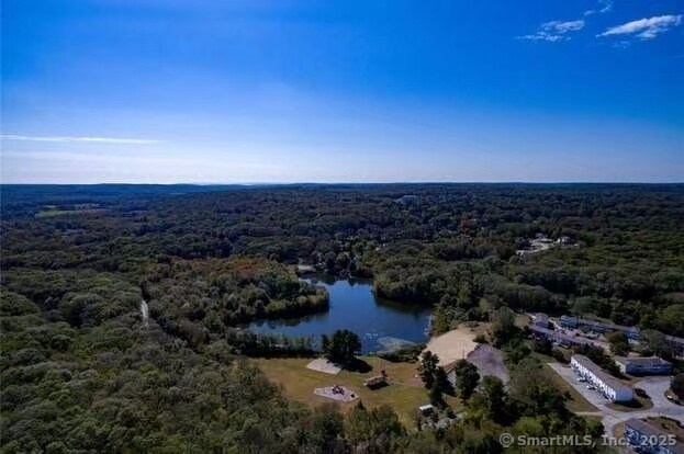 Building Photo - 15 Lakeside Dr