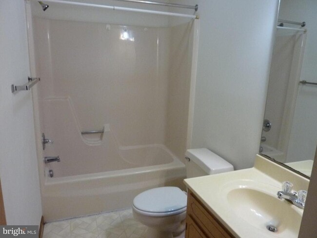 Building Photo - 1008 Sumac Cir