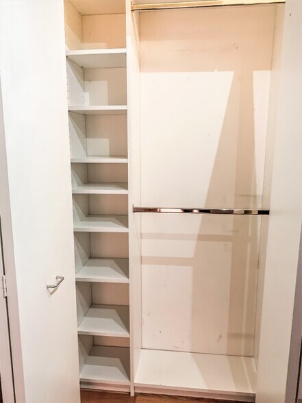 Building Photo - 630 N Franklin St