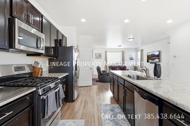 Building Photo - 10847 Big Meadow Dr