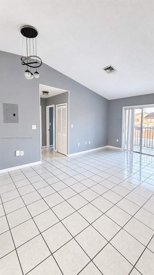 Building Photo - 5800 W 18th Ln