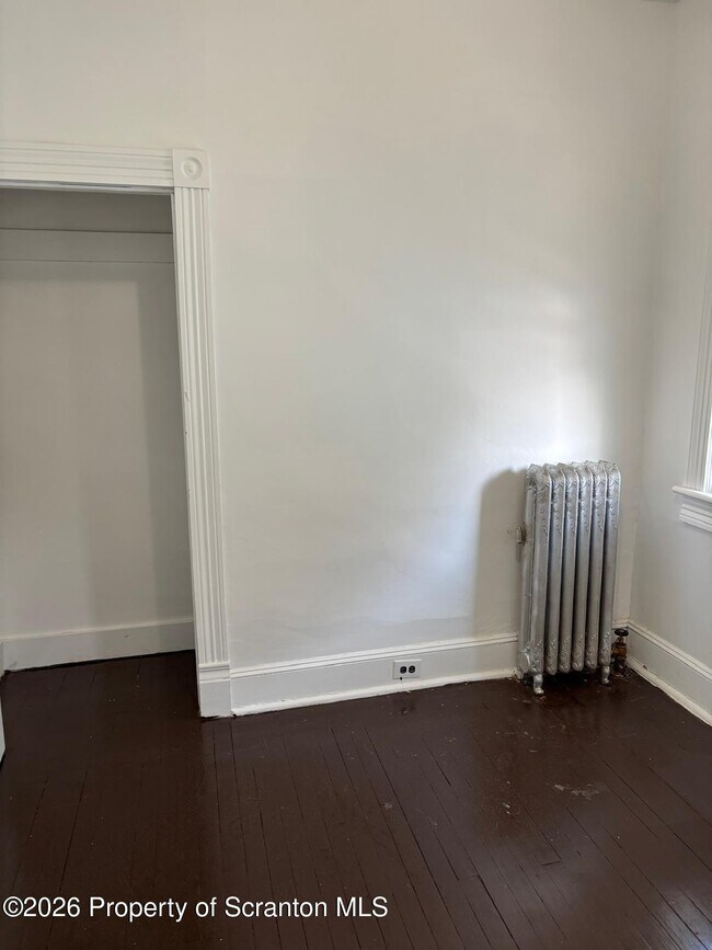 Building Photo - 719 Hemlock St