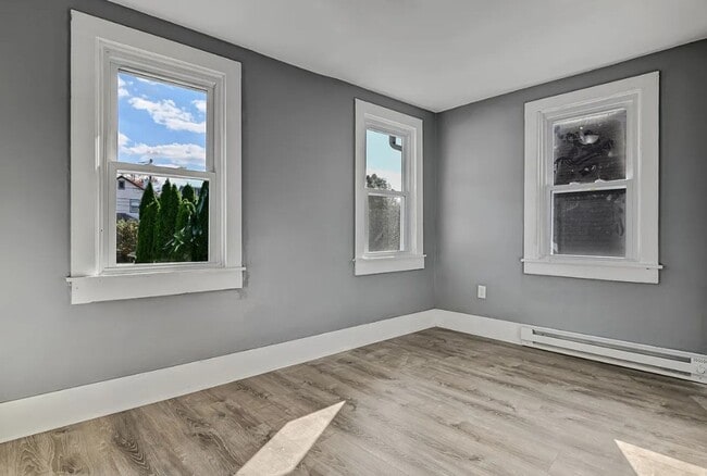 Building Photo - 260 S Hancock St