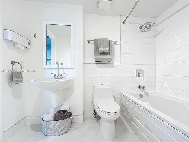 Building Photo - 690 SW 1st Ct