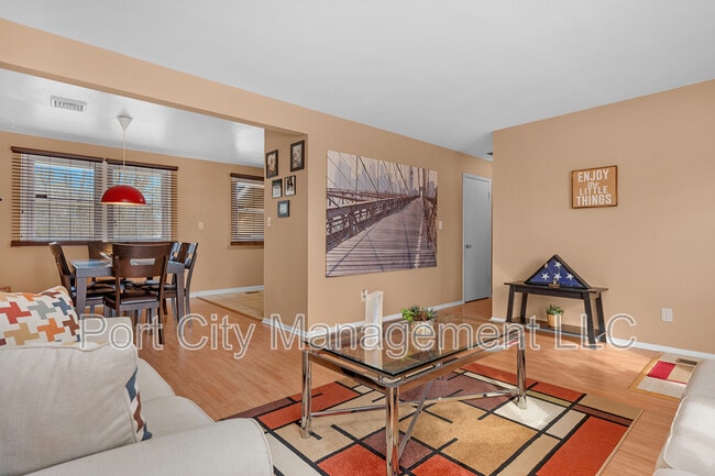 Building Photo - 8402 Church Ln