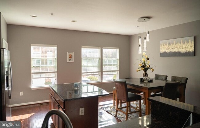 Building Photo - 506 Edelen Station Pl