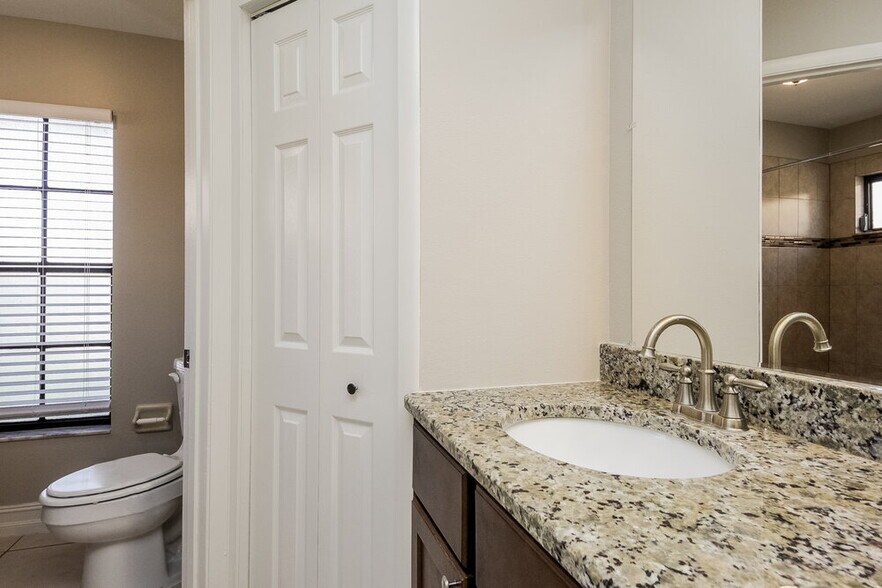 Building Photo - 297 Chicago Woods Cir